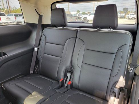 Used 2023 GMC Acadia Denali w/ Denali Ultimate Package image 28