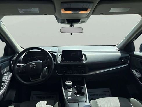 Used 2025 Nissan Rogue SV FWD image 9
