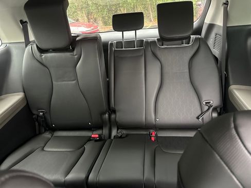 New 2026 Kia Carnival EX image 17