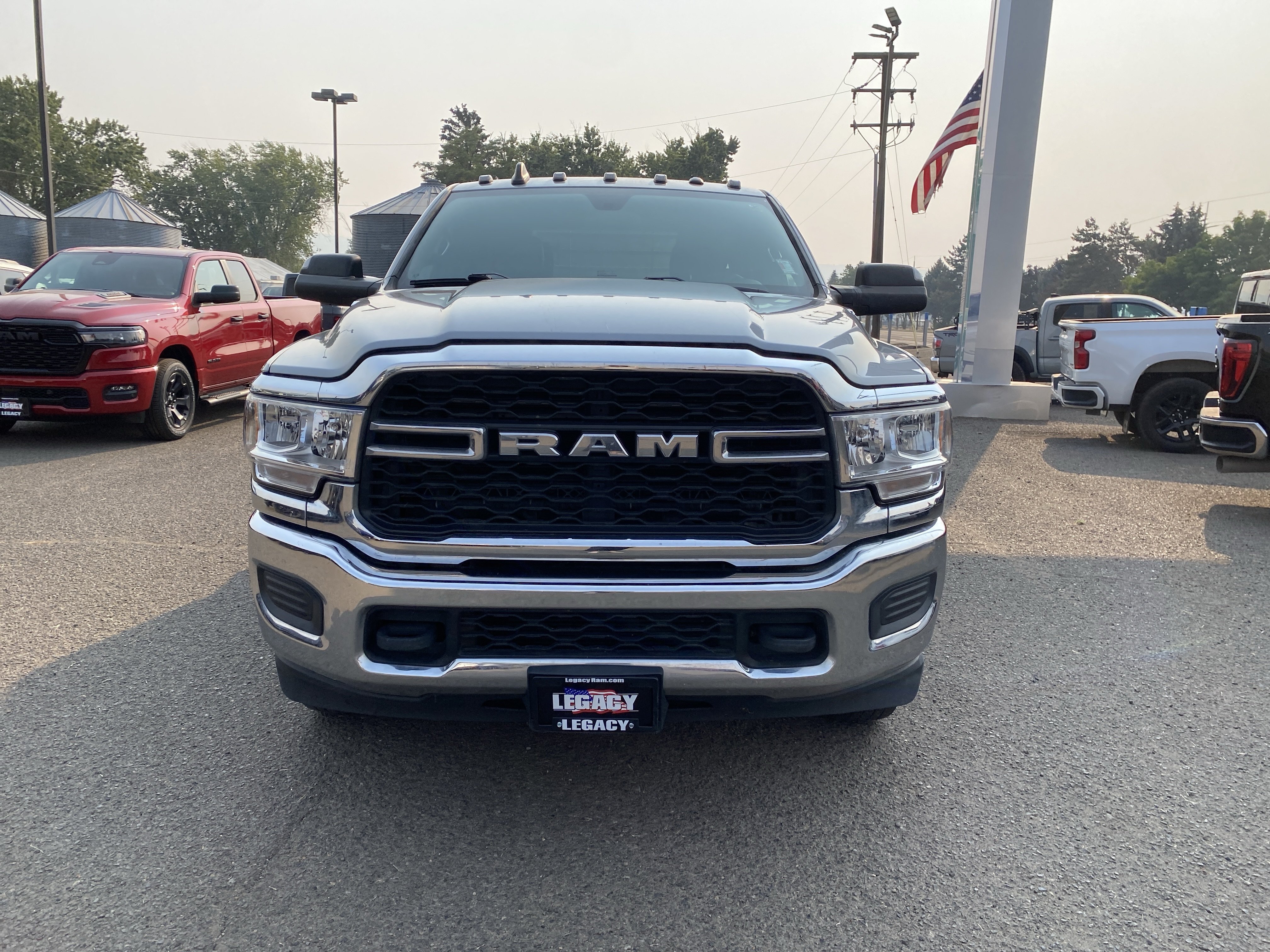 Used 2022 RAM 3500 Tradesman w/ Chrome Appearance Group AWD/4WD image 9