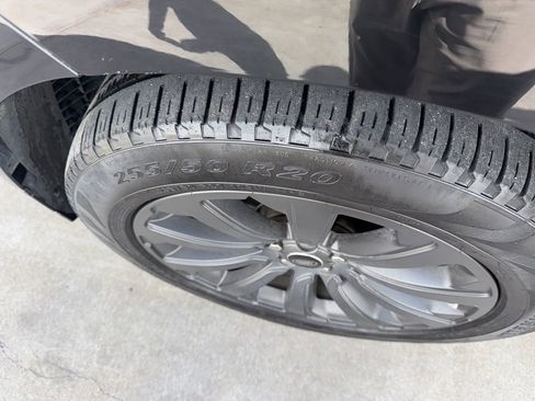 Used 2018 Land Rover Range Rover Velar R-Dynamic SE image 8