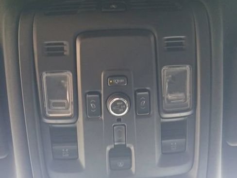 Used 2025 GMC Yukon AT4 w/ AT4 Premium Package AWD/4WD image 27