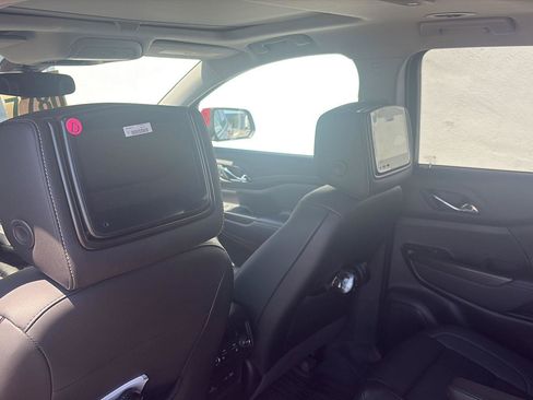 Used 2023 GMC Acadia SLT w/ Technology Package AWD/4WD image 27