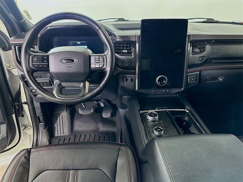 Used 2022 Ford Expedition Max Limited image 18