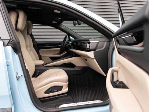 New 2026 Porsche Macan 4 Electric AWD/4WD image 32