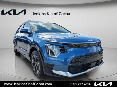 Certified 2026 Kia Niro Wind FWD image 2