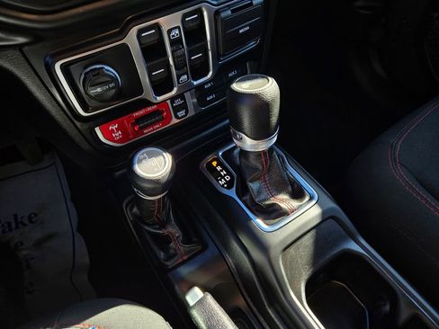 Used 2021 Jeep Wrangler Unlimited Rubicon image 26