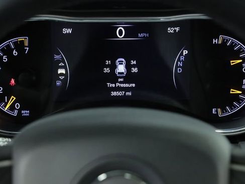 Used 2020 Jeep Grand Cherokee Altitude image 14