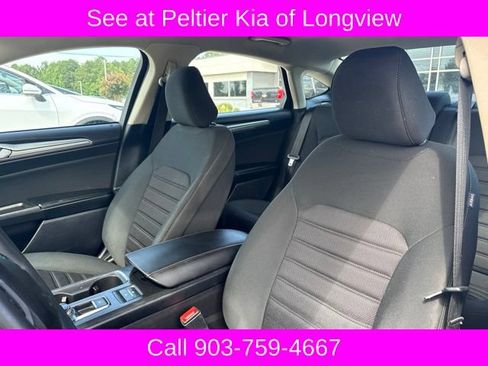 Used 2020 Ford Fusion SE FWD image 9
