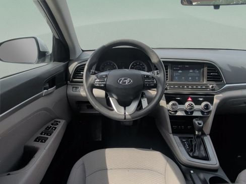 Used 2019 Hyundai Elantra SEL FWD image 30