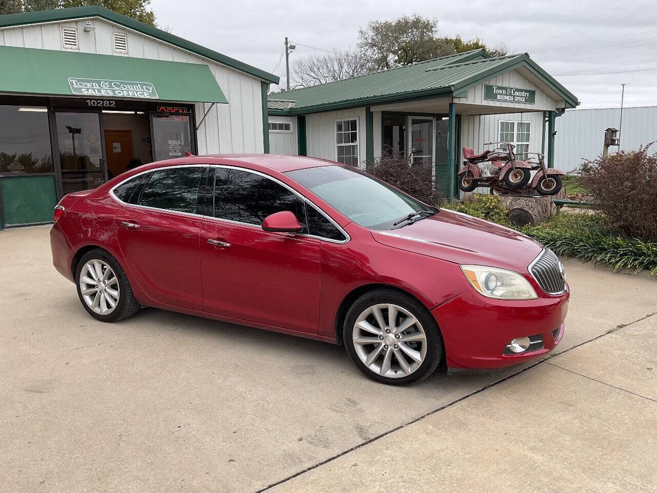 Used 2014 Buick Verano FWD image 2