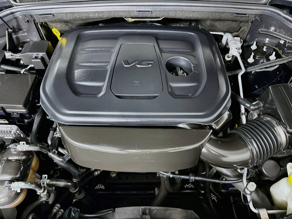 Used 2020 Jeep Grand Cherokee Altitude AWD/4WD image 34