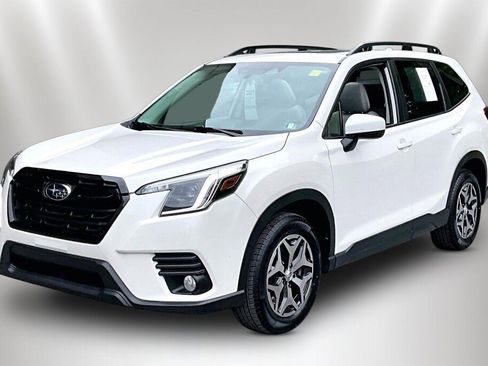 Certified 2022 Subaru Forester Premium AWD/4WD image 3