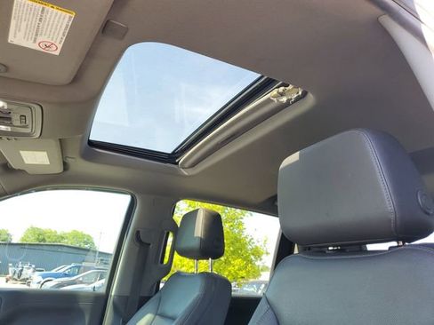 Used 2022 Chevrolet Silverado 3500 LTZ w/ LTZ Convenience Package AWD/4WD image 17