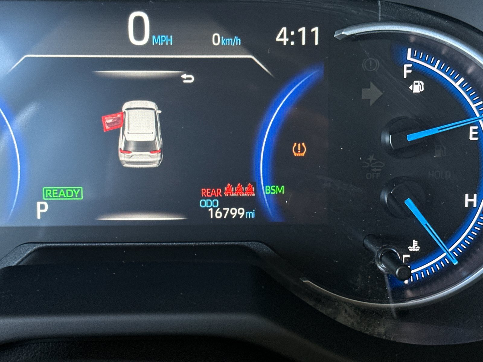 Used 2025 Toyota RAV4 XLE AWD/4WD image 25