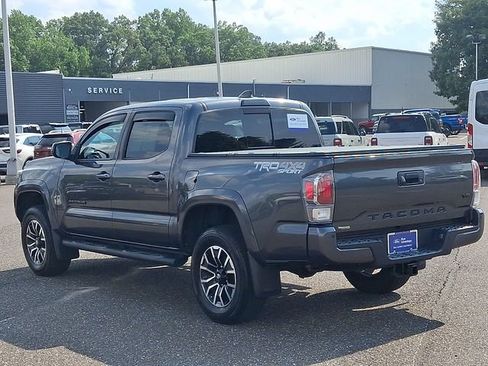 Used 2020 Toyota Tacoma TRD Sport w/ Technology Package AWD/4WD image 4