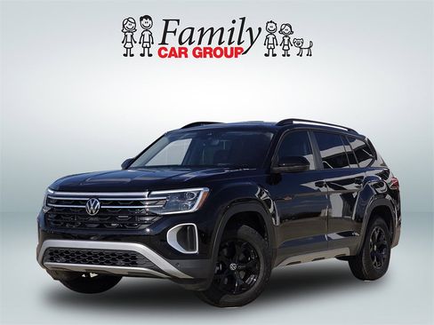 Used 2024 Volkswagen Atlas Peak Edition SEL image 1