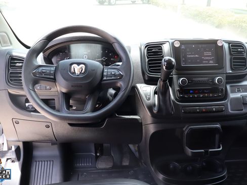 Used 2024 RAM ProMaster 2500 w/ Convenience Group FWD image 17
