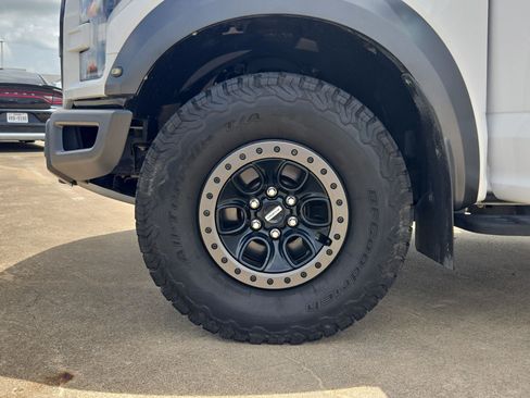 Used 2018 Ford F150 Raptor w/ Equipment Group 802A Luxury AWD/4WD image 11