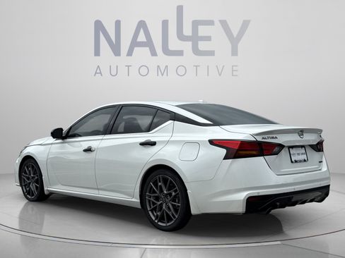 Used 2024 Nissan Altima 2.0 SR FWD image 3