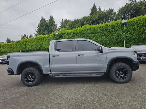 Used 2024 Chevrolet Silverado 1500 ZR2 w/ Technology Package AWD/4WD image 8