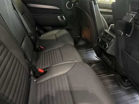 Used 2025 Land Rover Discovery Dynamic SE AWD/4WD image 7