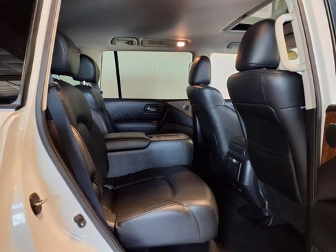 Used 2023 Nissan Armada SL w/ Captain's Chairs Package AWD/4WD image 10