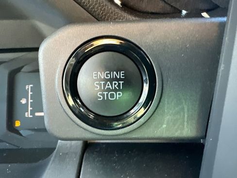 Certified 2025 Toyota Tacoma SR image 34