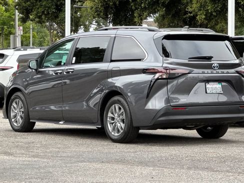 Certified 2025 Toyota Sienna XLE w/ XLE Plus Package AWD/4WD image 5
