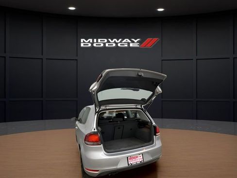 Used 2010 Volkswagen Golf 2-Door image 20