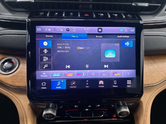 Used 2025 Jeep Grand Cherokee Summit AWD/4WD image 20