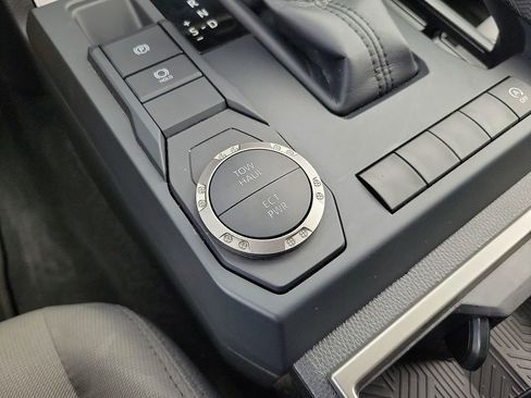 Used 2025 Toyota Tacoma SR5 image 18