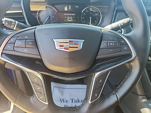 Used 2025 Cadillac XT5 Premium Luxury image 22