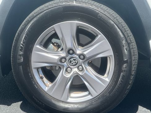 Used 2025 Toyota RAV4 XLE image 11