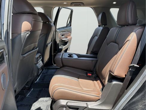 Used 2025 Honda Pilot Elite image 12