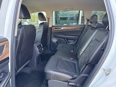 Certified 2024 Volkswagen Atlas SE w/ Black Wheel Package AWD/4WD image 22