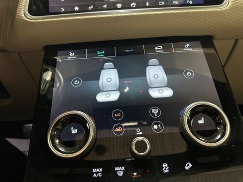 Used 2019 Land Rover Range Rover Velar R-Dynamic SE AWD/4WD image 29