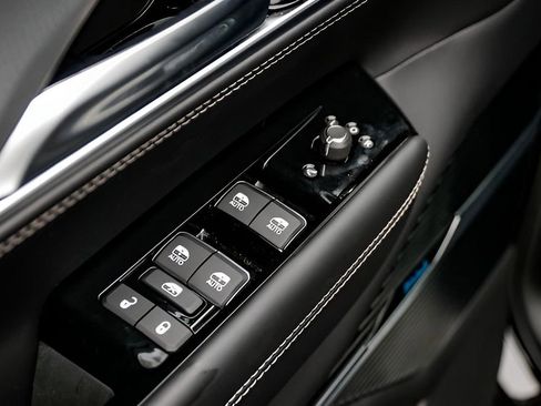 Used 2023 Jeep Grand Wagoneer L Series II w/ Premium Group II image 14