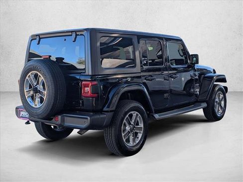 Used 2019 Jeep Wrangler Unlimited Sahara image 6