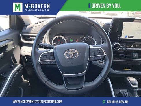 Used 2023 Toyota Highlander XLE AWD/4WD image 26