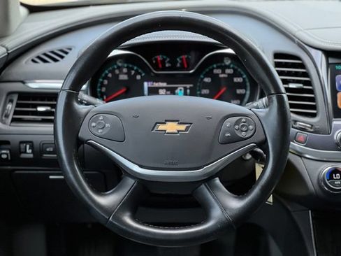 Used 2016 Chevrolet Impala LT w/ Convenience Package FWD image 30