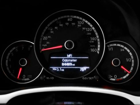 Used 2014 Volkswagen Beetle GSR image 16