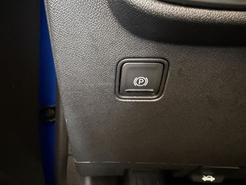 Certified 2024 GMC Terrain SLT AWD/4WD image 32
