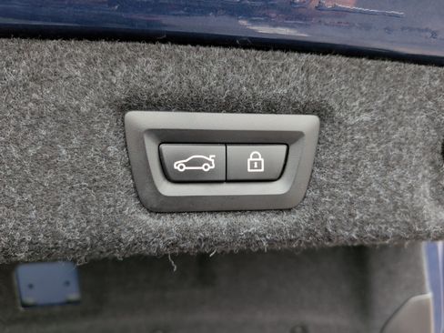 Used 2021 BMW 540i xDrive image 39