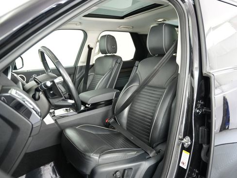 Used 2017 Land Rover Discovery HSE image 52