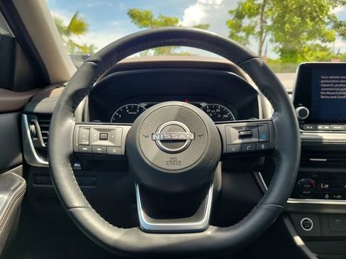 Used 2023 Nissan Rogue SV w/ SV Premium B Package FWD image 19