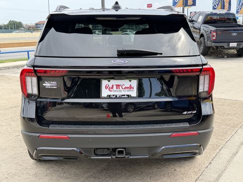 Used 2025 Ford Explorer ST-Line w/ ST-Line Street Pack AWD/4WD image 5