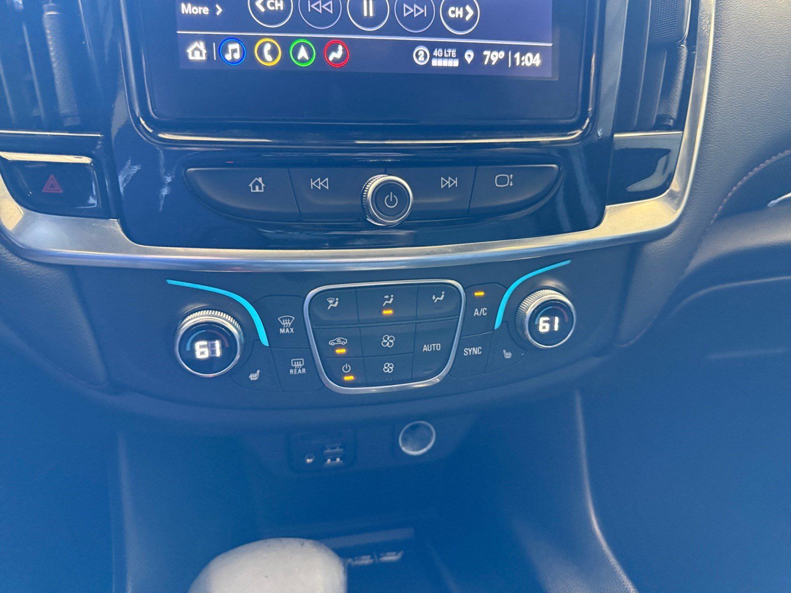 Used 2023 Chevrolet Traverse RS AWD/4WD image 28