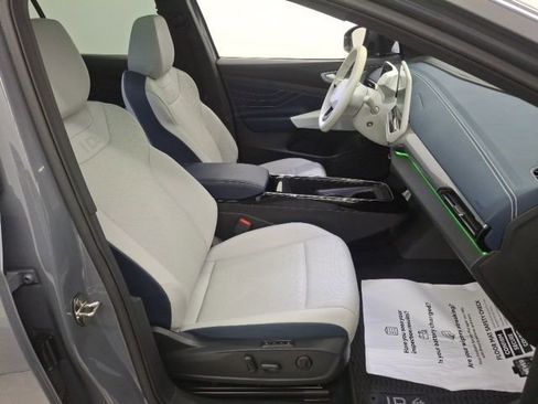 Used 2023 Volkswagen ID.4 Pro S Plus image 31