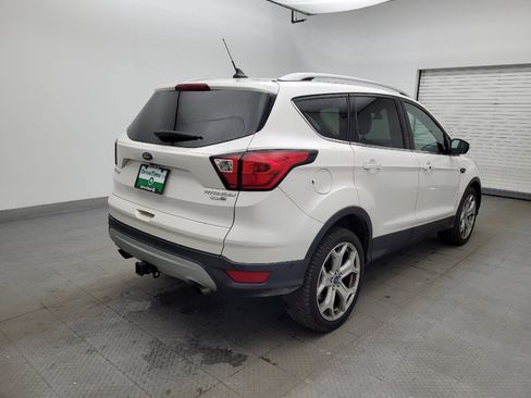 Used 2019 Ford Escape Titanium image 9